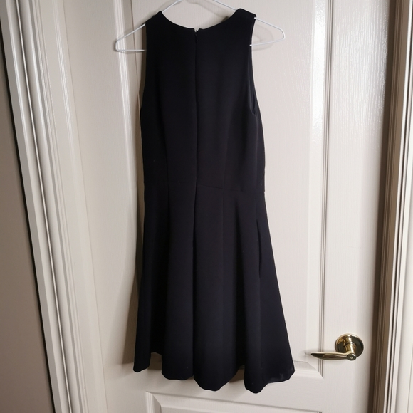 dress - Picture 4 of 5